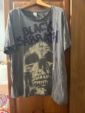 Magnolia Pearl Electric Funeral Tee in Ozzy